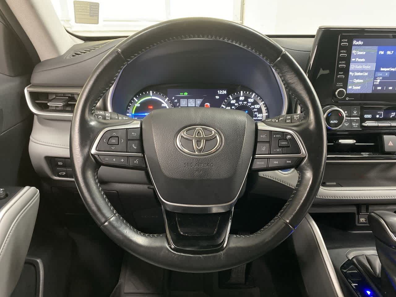 Thumbnail: 2021 Toyota Highlander - 22
