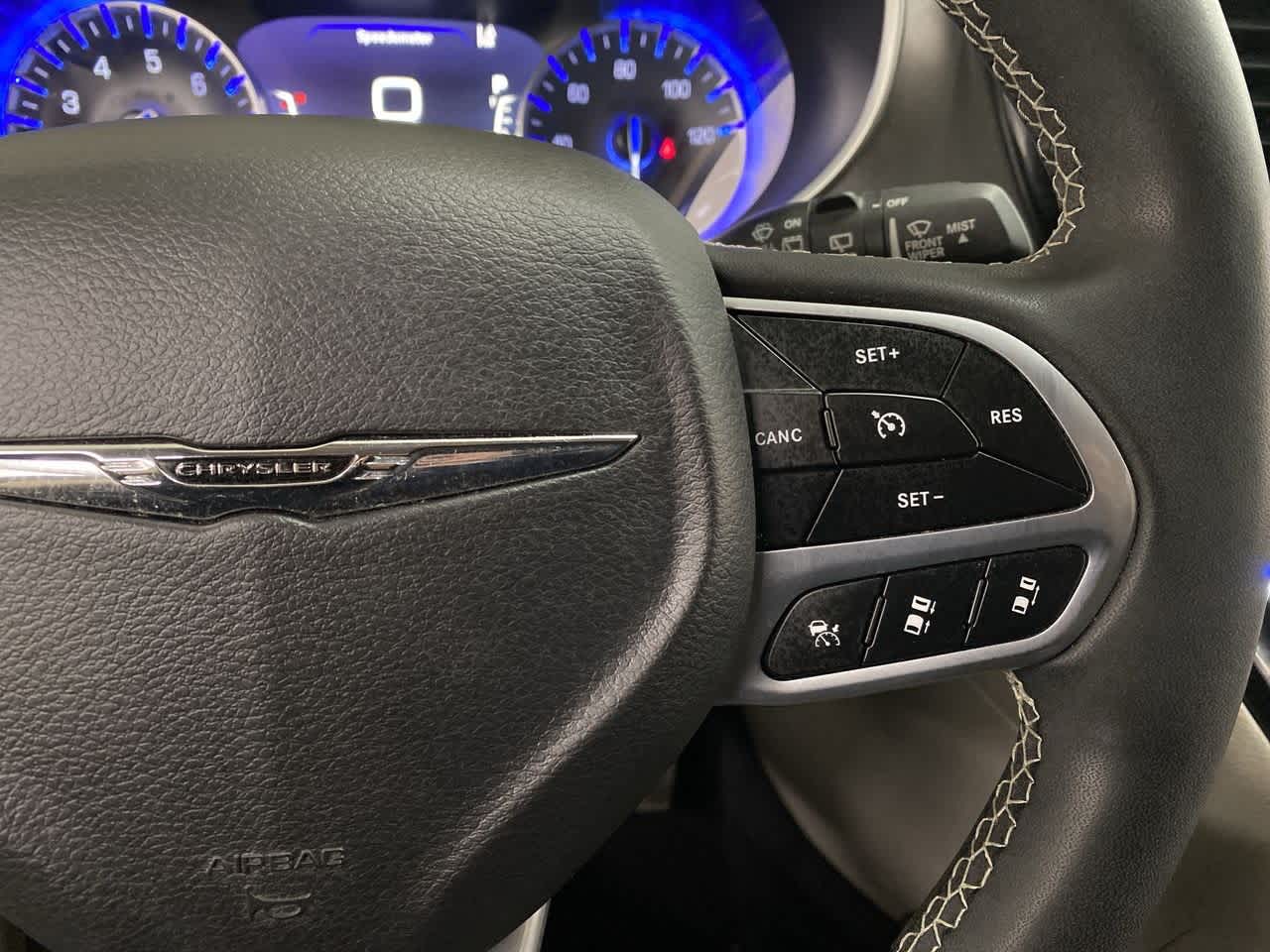 Thumbnail: 2023 Chrysler Pacifica - 21