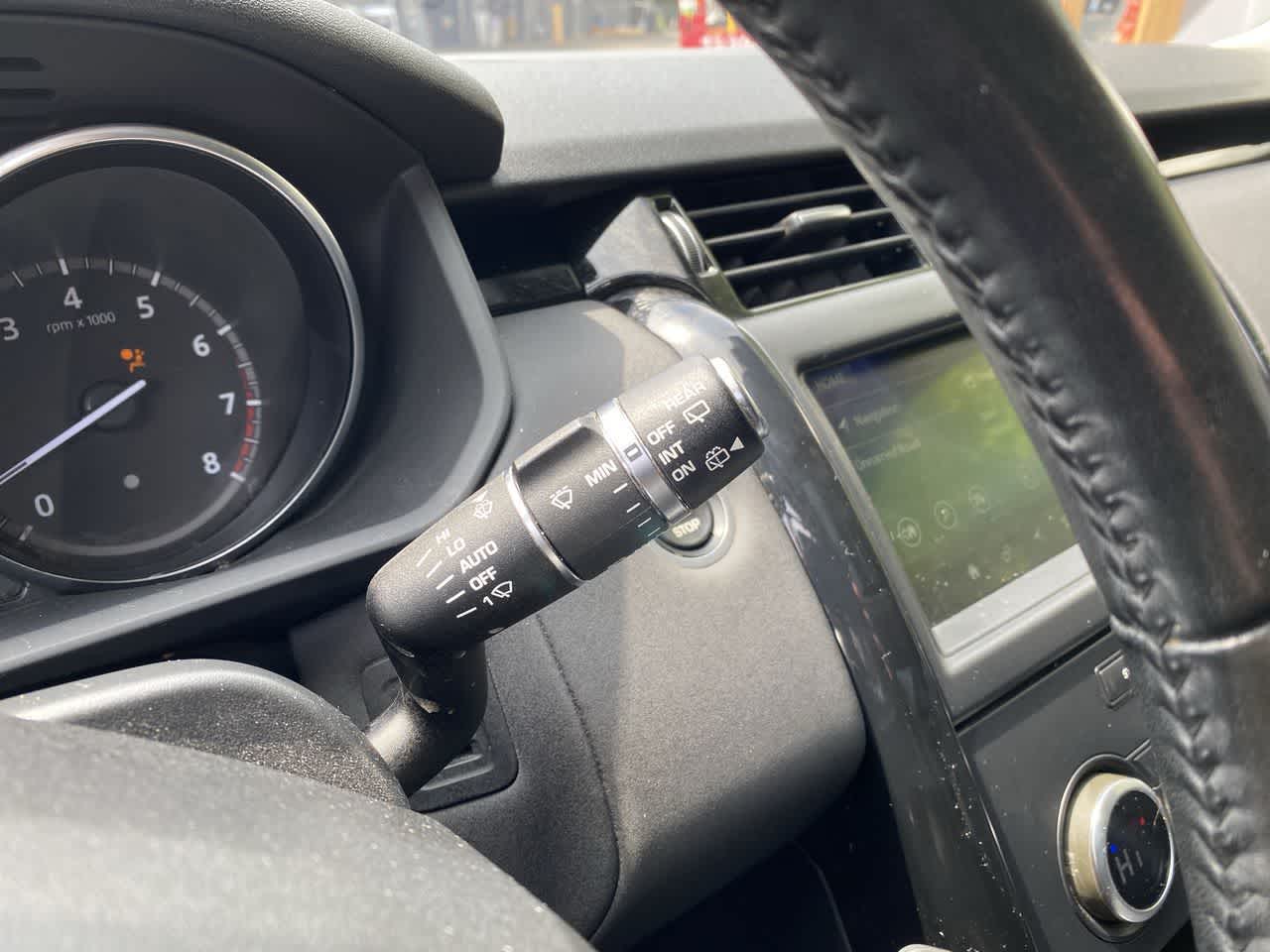 Thumbnail: 2019 Land Rover Discovery - 23
