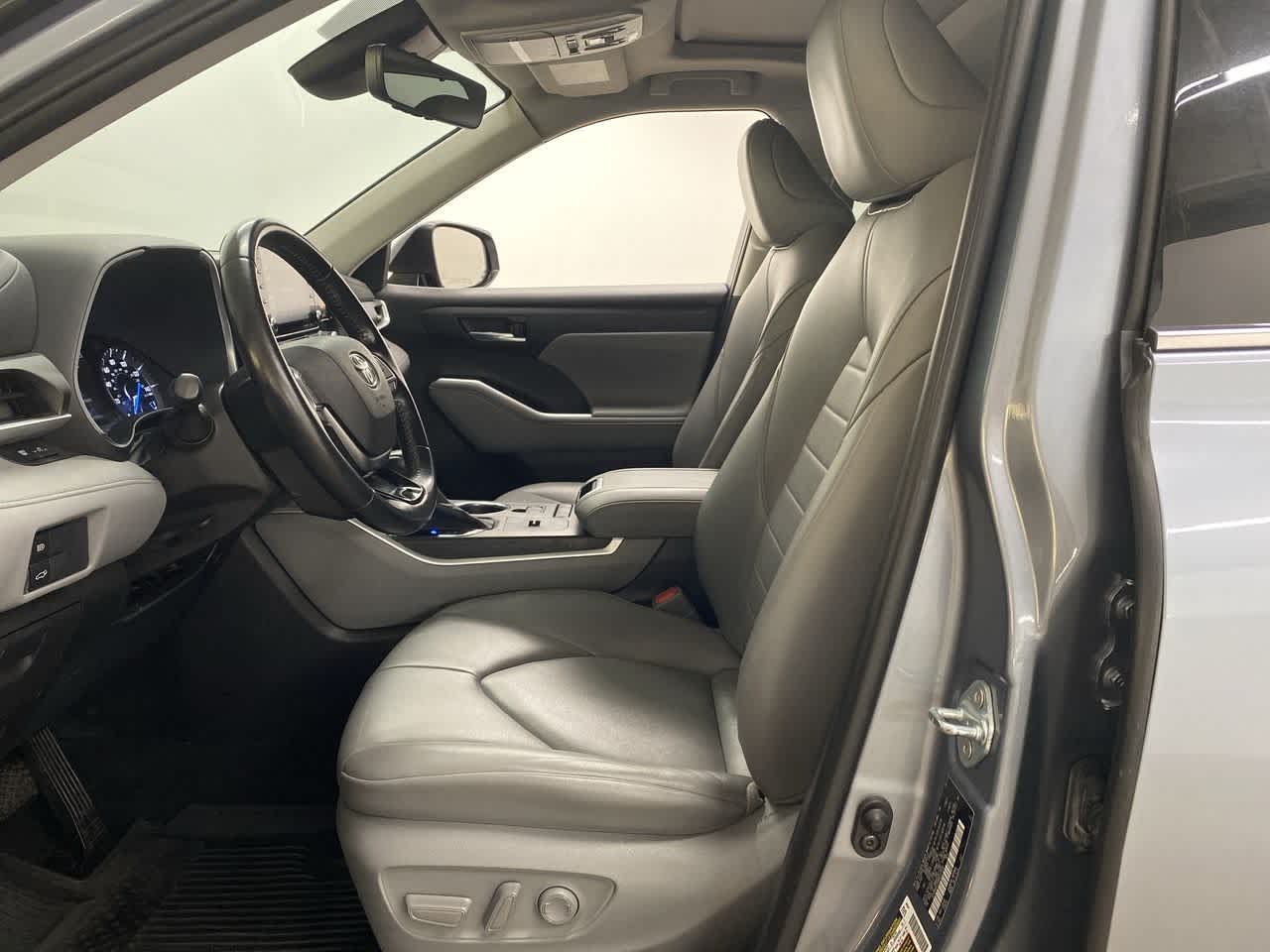 Thumbnail: 2021 Toyota Highlander - 15