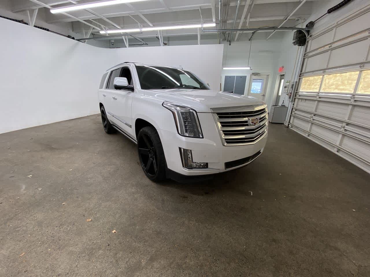Thumbnail: 2016 Cadillac Escalade - 8