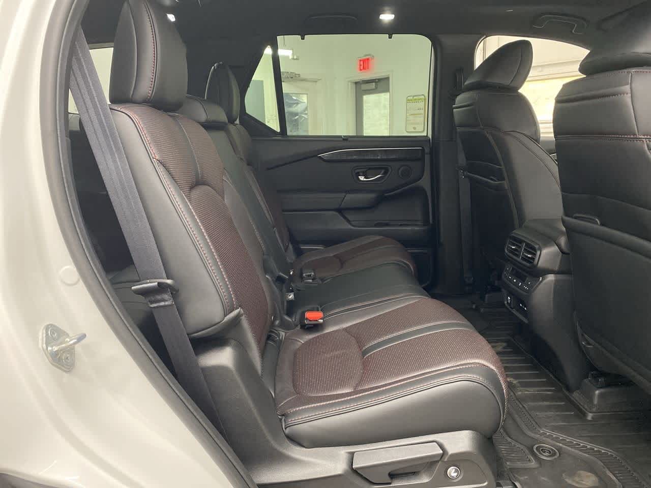 Thumbnail: 2025 Honda Pilot - 18