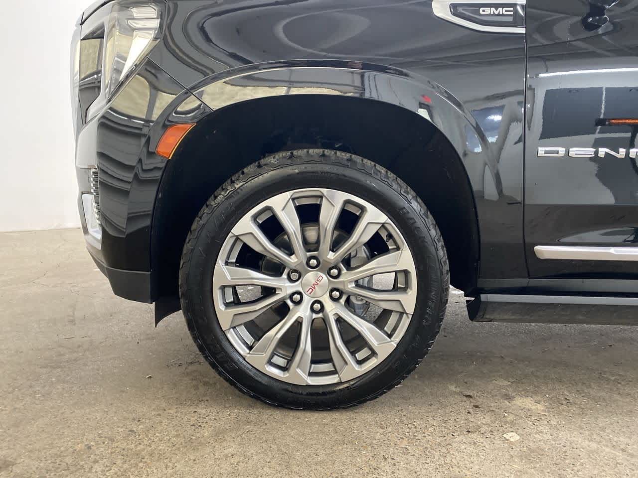 Thumbnail: 2021 GMC Yukon XL - 11