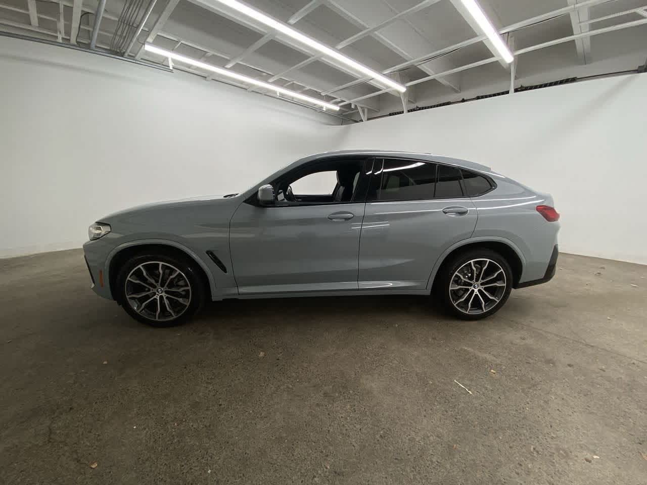 Thumbnail: 2022 BMW X4 - 3