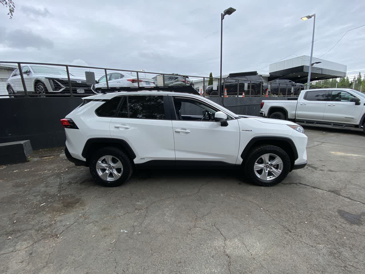 Thumbnail: 2021 Toyota RAV4 - 7