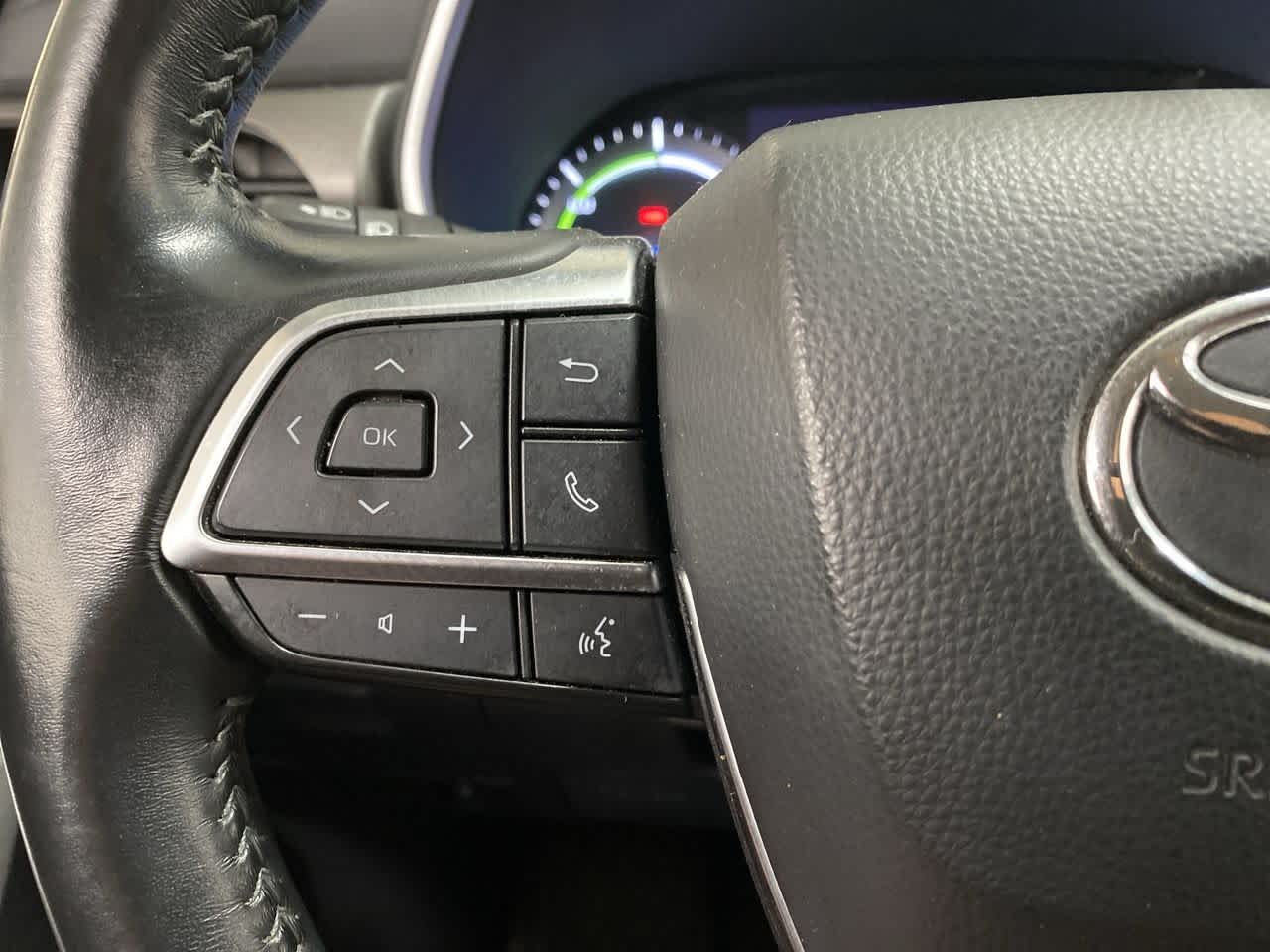 Thumbnail: 2021 Toyota Highlander - 23