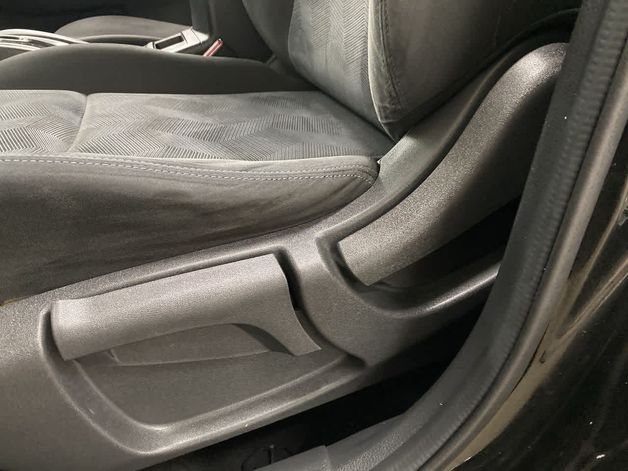 Thumbnail: 2015 Nissan Rogue - 15