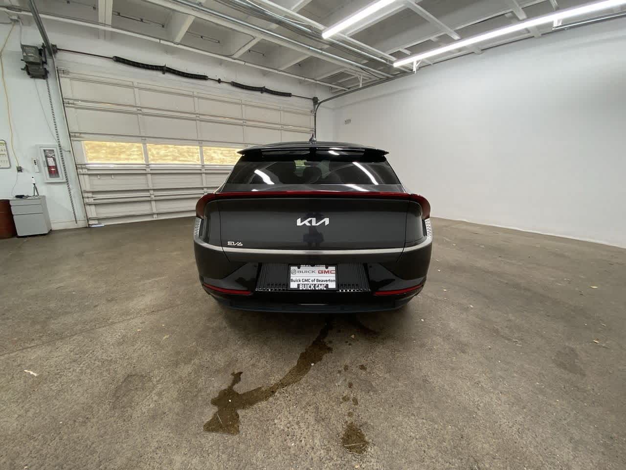 Thumbnail: 2022 Kia EV6 - 5