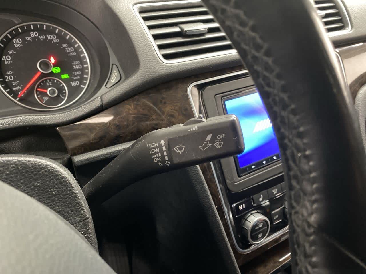 Thumbnail: 2014 Volkswagen Passat - 24