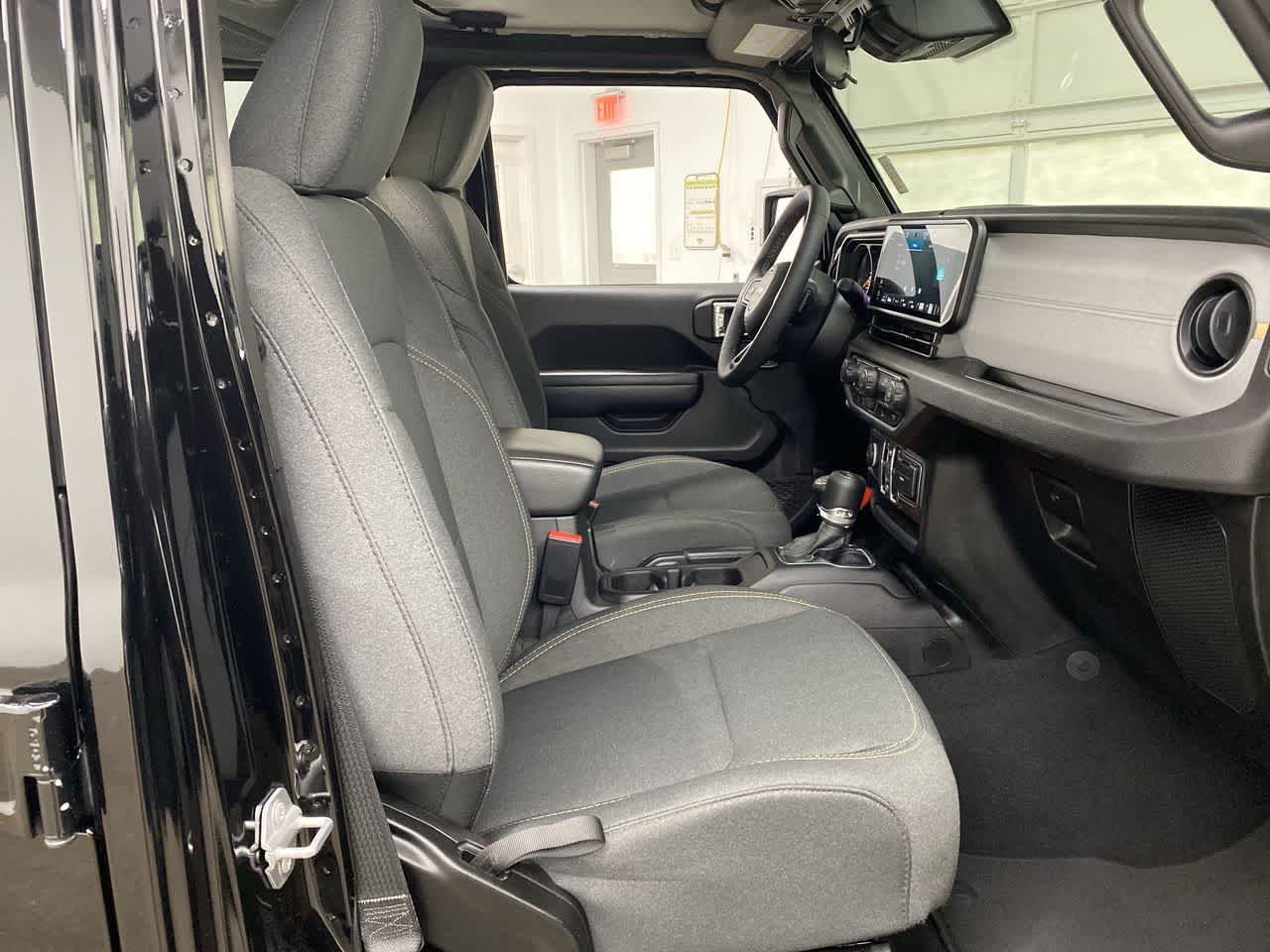 Thumbnail: 2025 Jeep Wrangler - 18