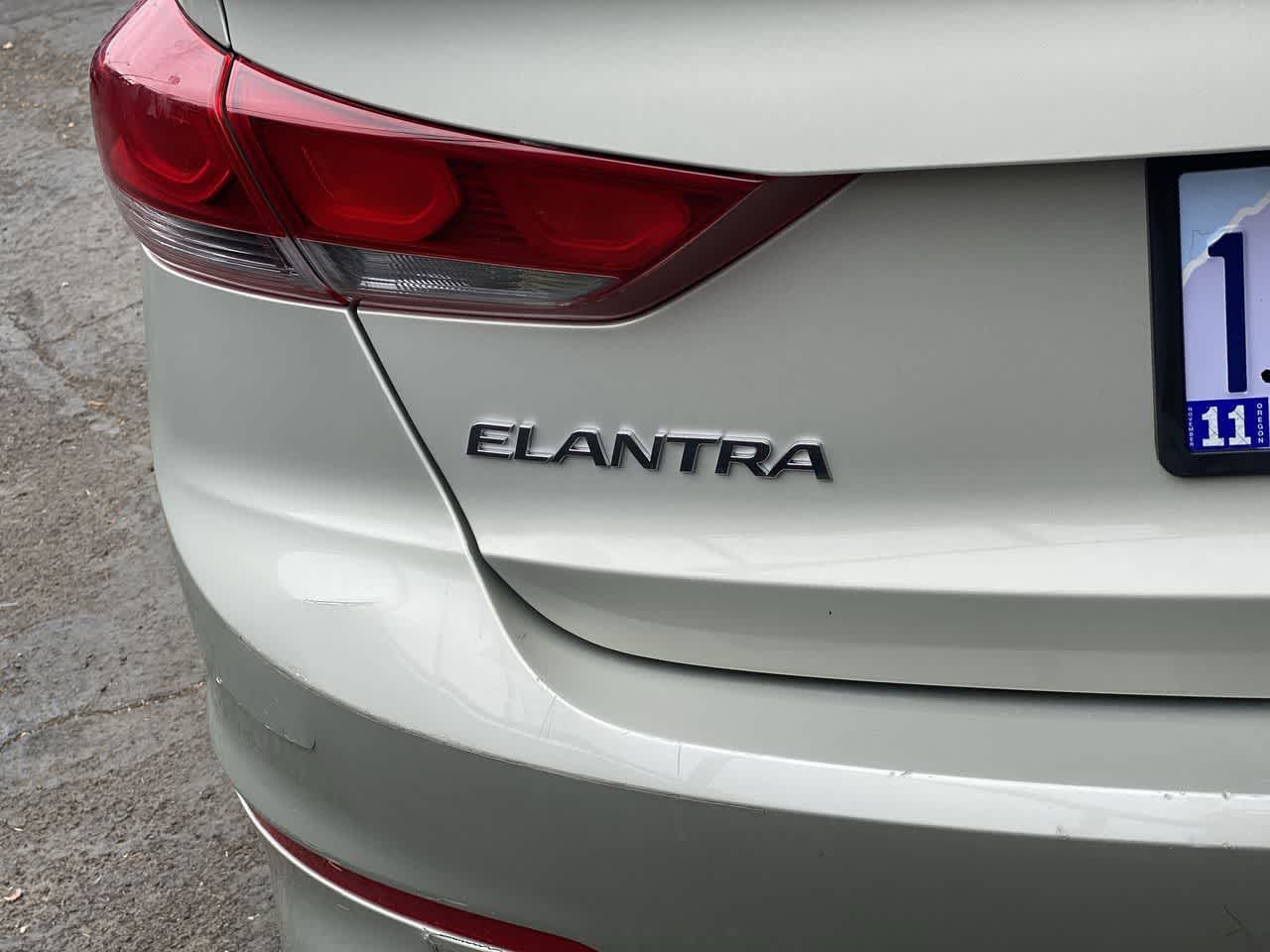 Thumbnail: 2018 Hyundai Elantra - 10
