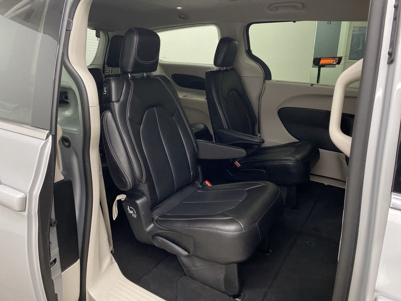 Thumbnail: 2024 Chrysler Pacifica - 17