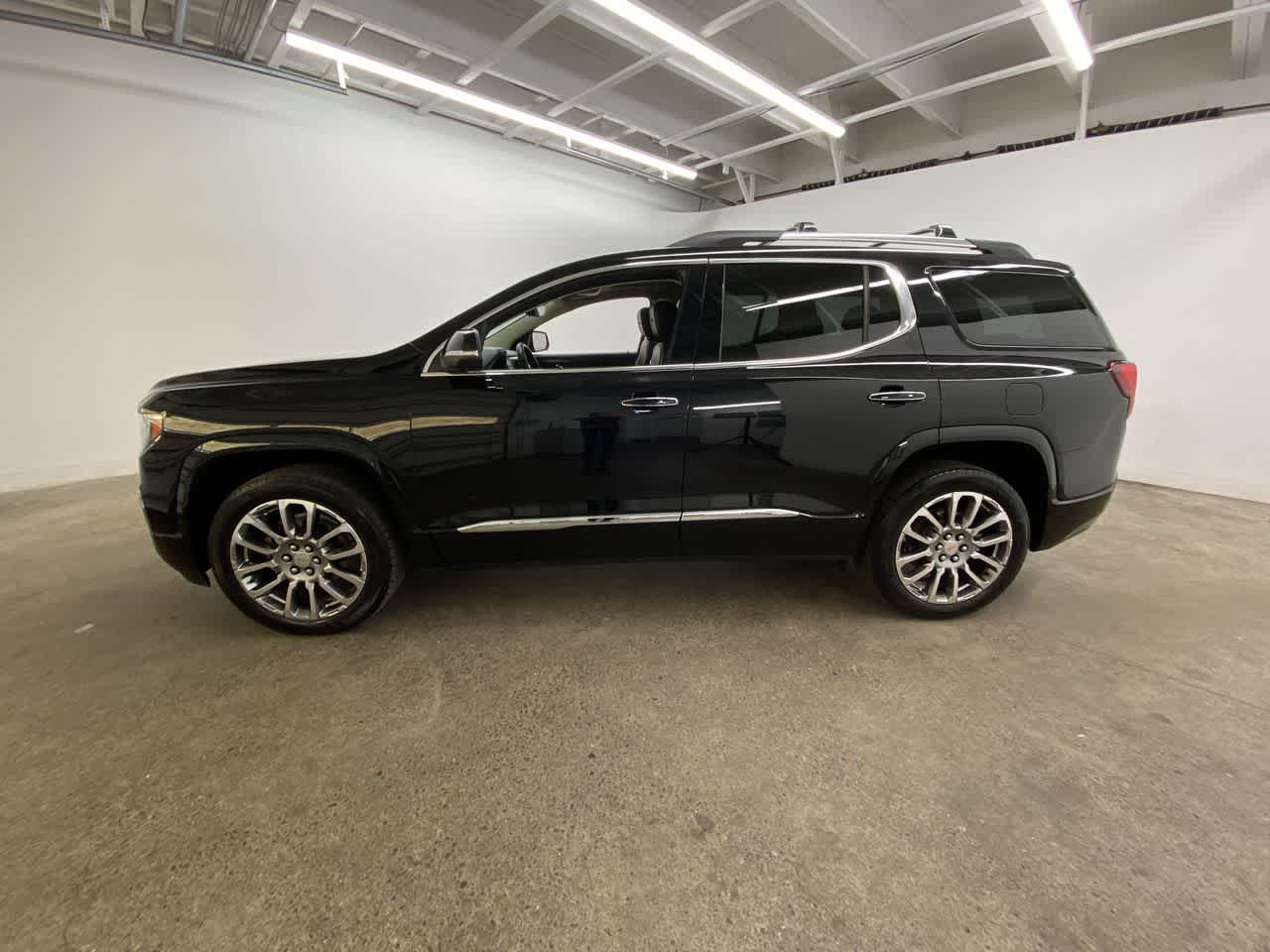 Thumbnail: 2022 GMC Acadia - 3