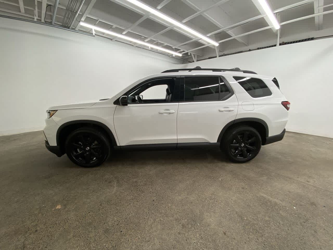Thumbnail: 2025 Honda Pilot - 3