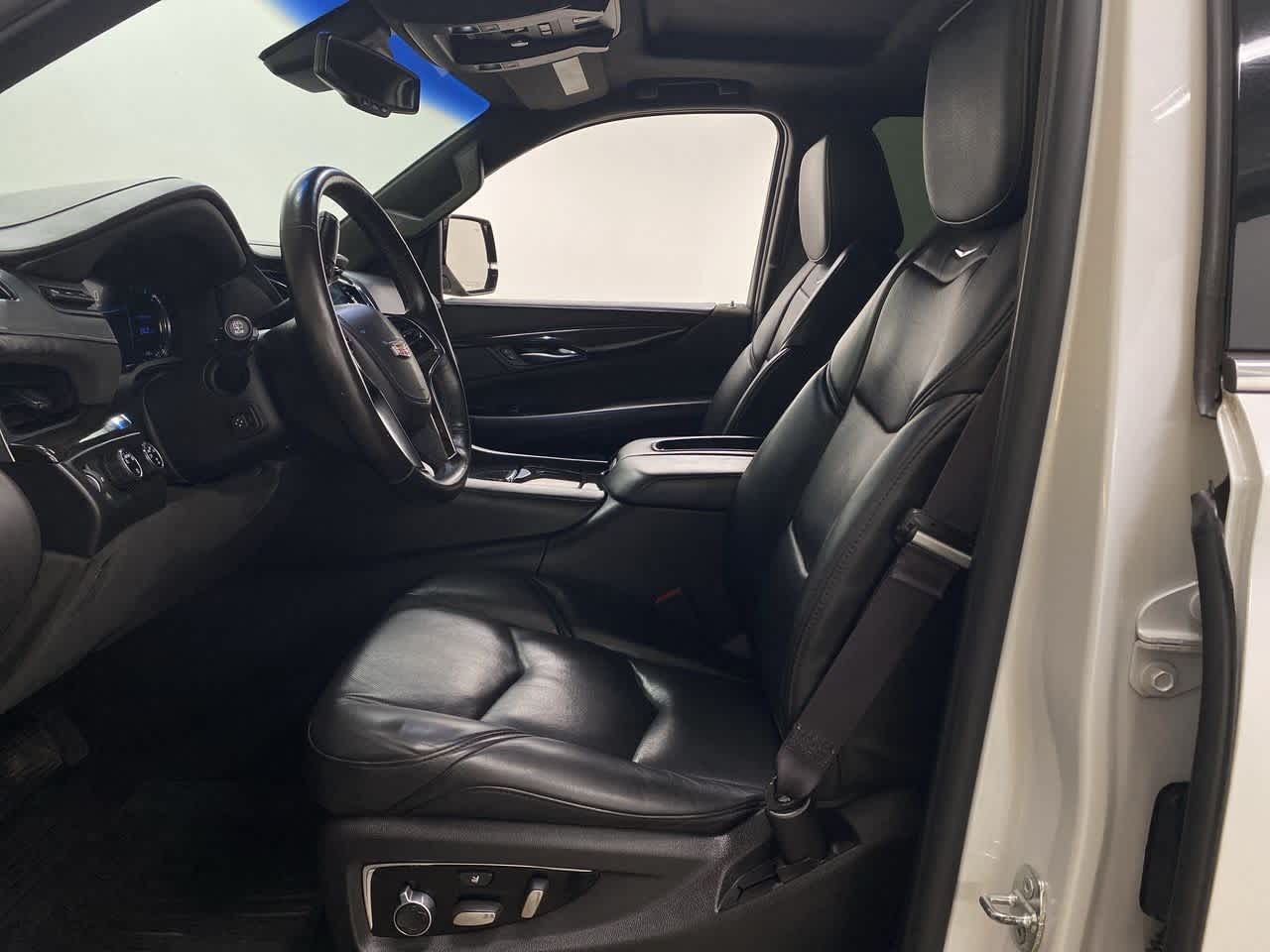 Thumbnail: 2016 Cadillac Escalade - 14