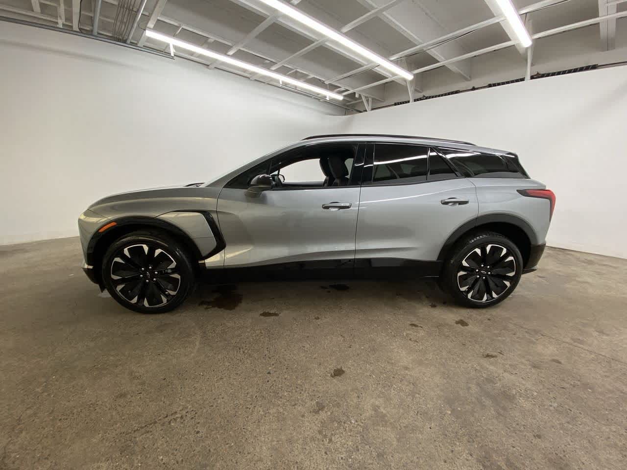 Thumbnail: 2024 Chevrolet Blazer EV - 3