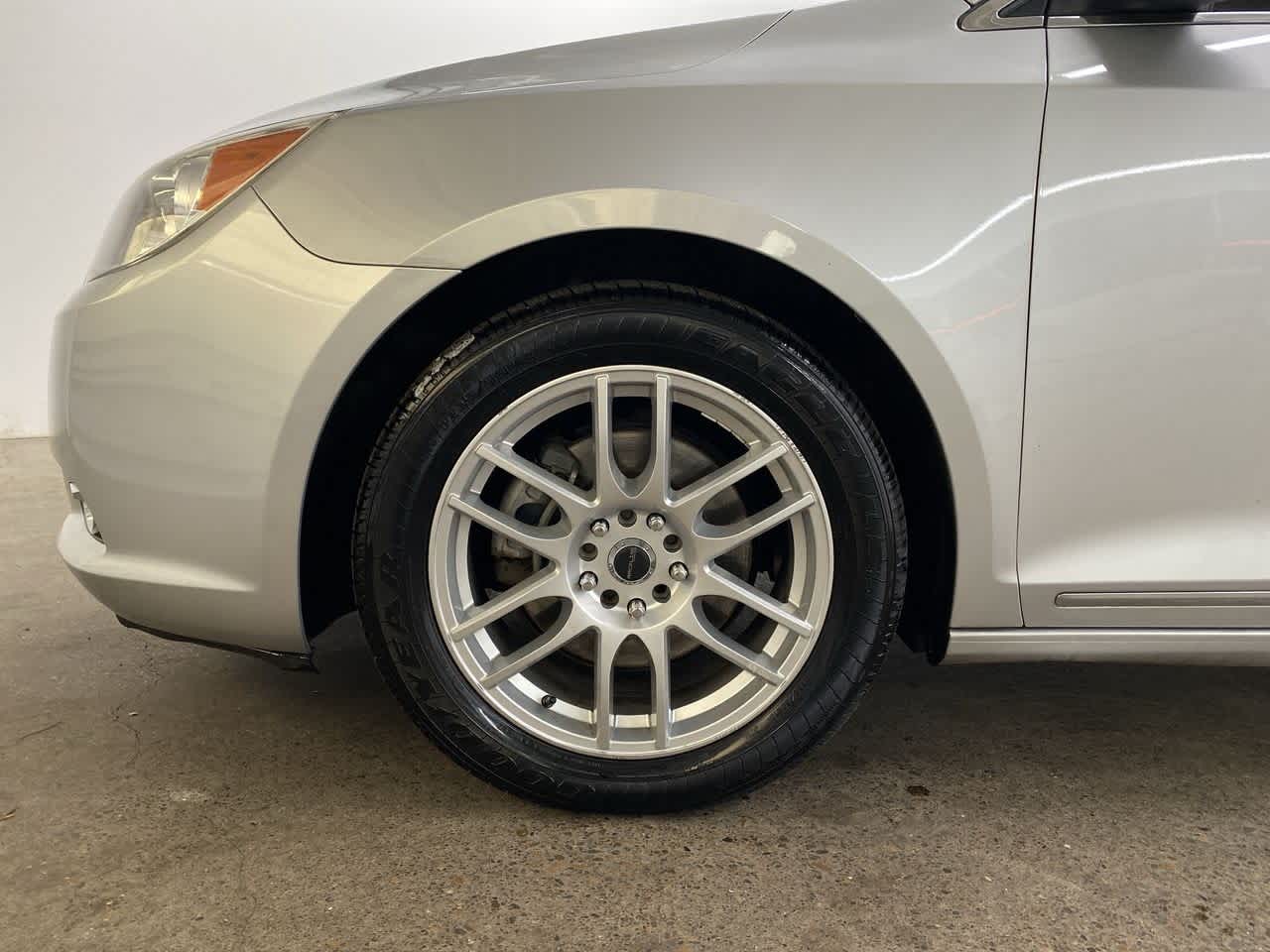 Thumbnail: 2012 Buick LaCrosse - 12