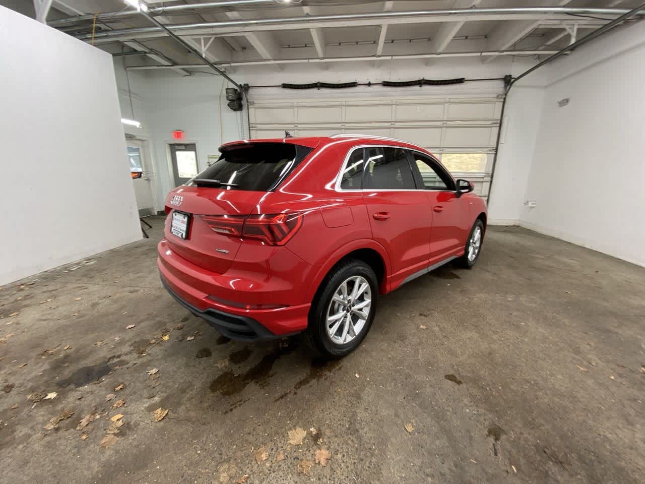 Thumbnail: 2024 Audi Q3 - 6