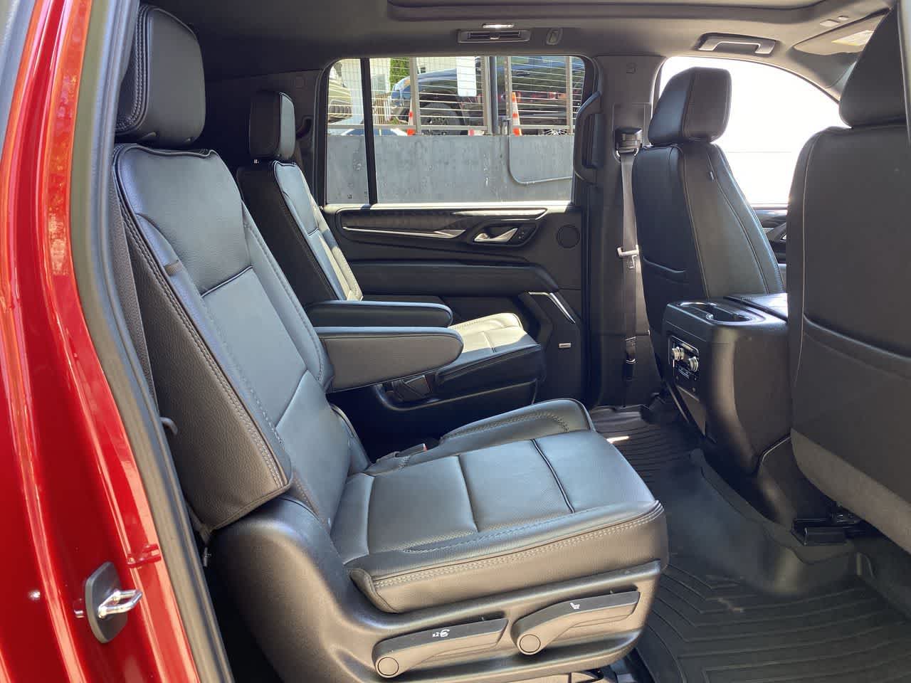 Thumbnail: 2024 GMC Yukon XL - 17