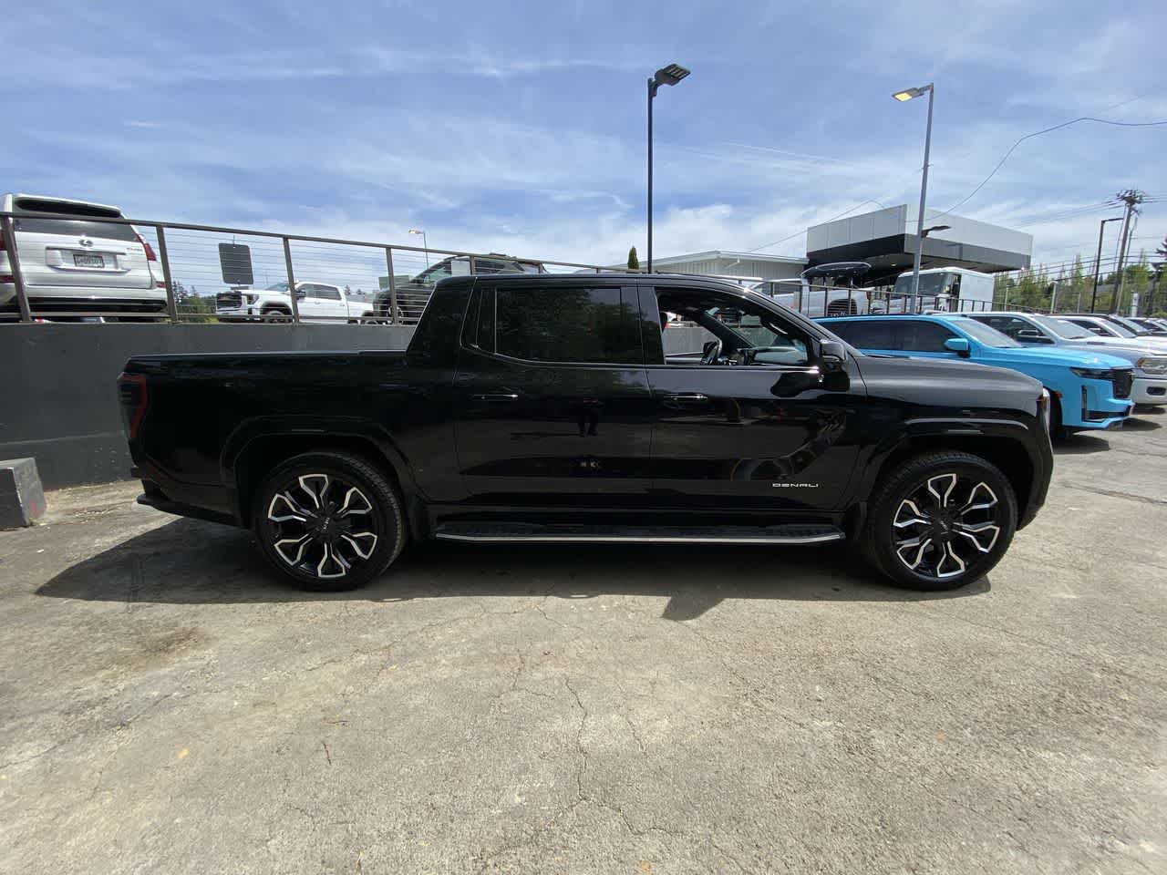 Thumbnail: 2025 GMC Sierra EV - 7