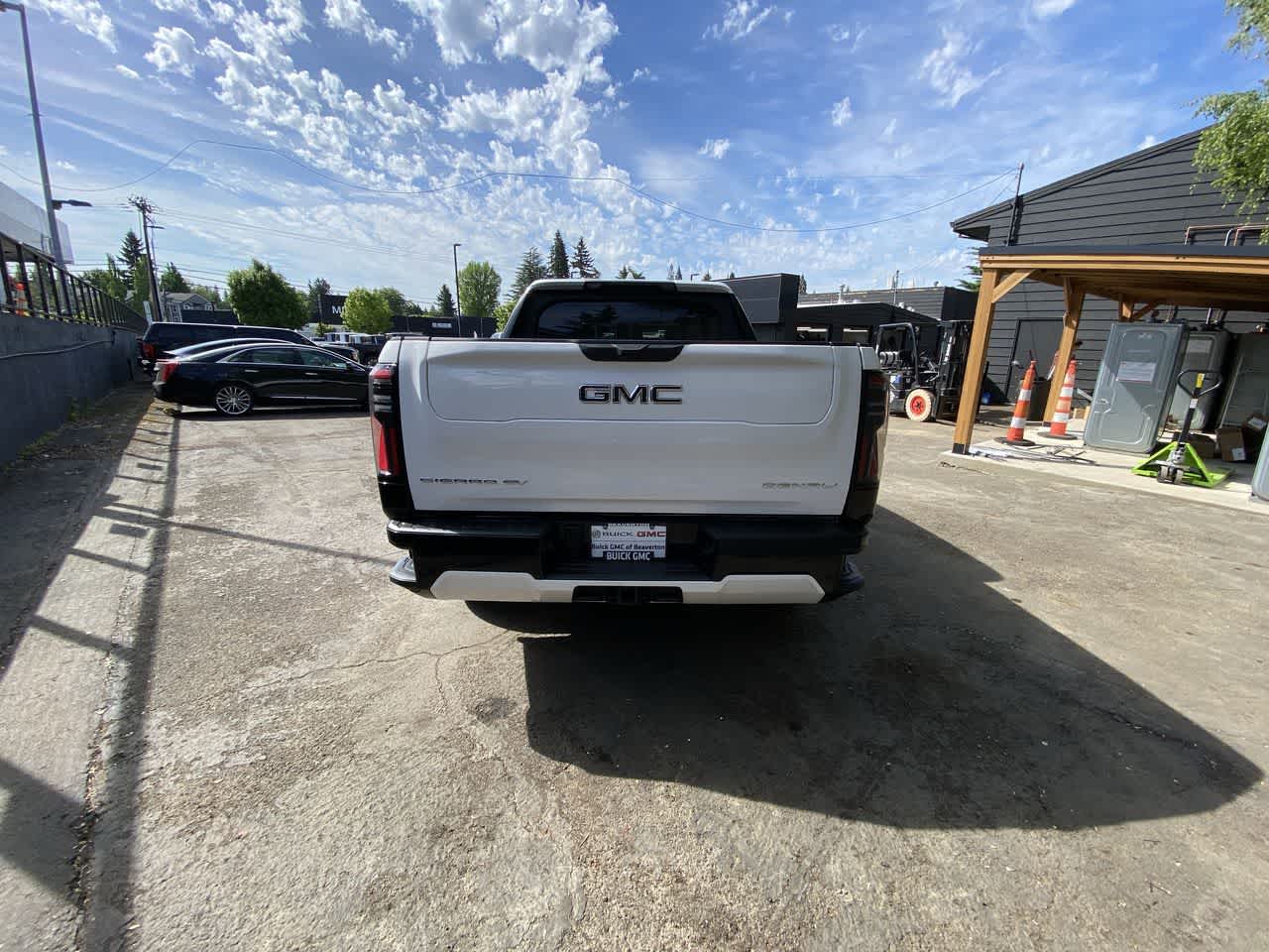 Thumbnail: 2025 GMC Sierra EV - 5