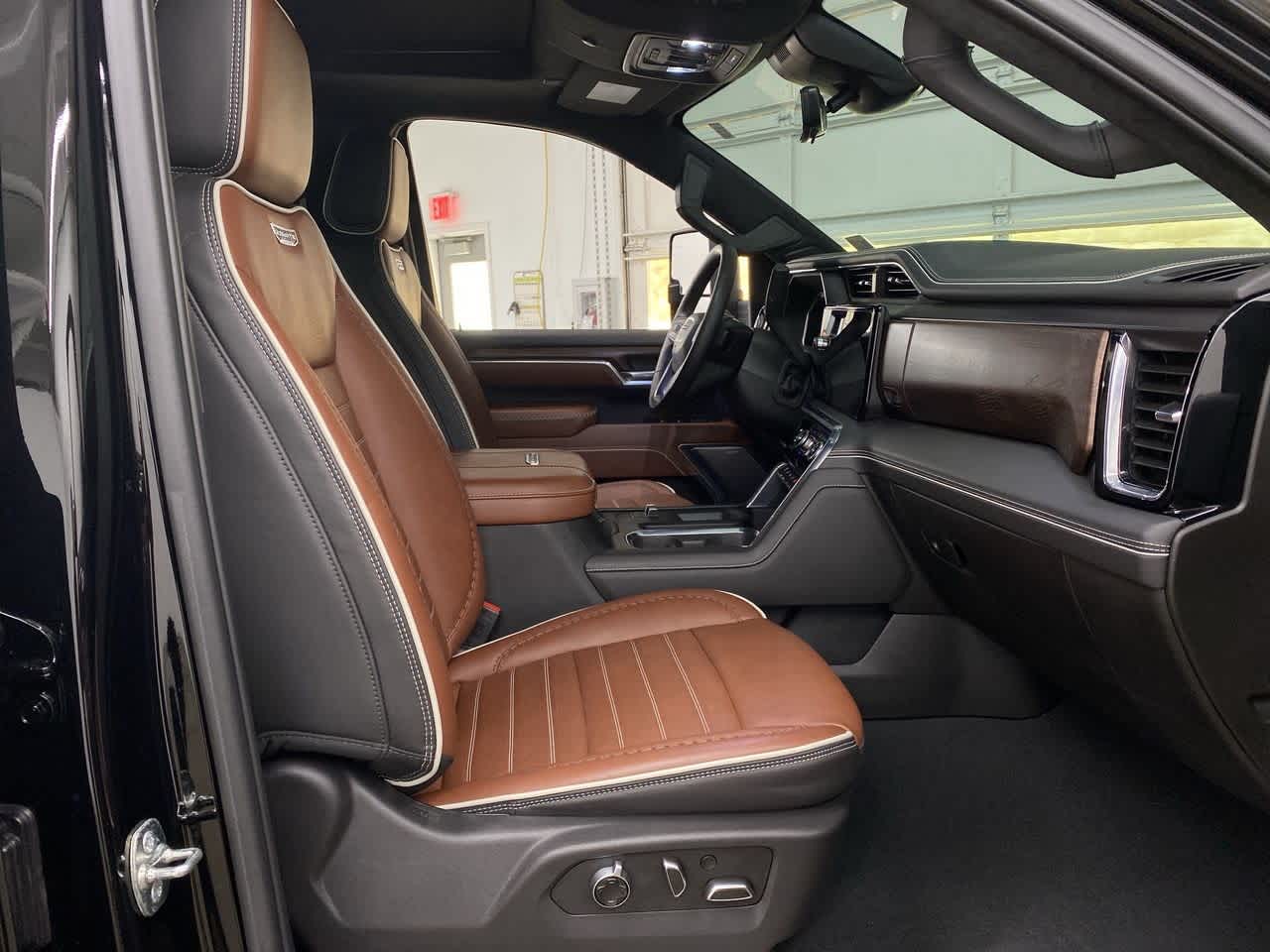 Thumbnail: 2025 GMC Sierra 2500 - 19