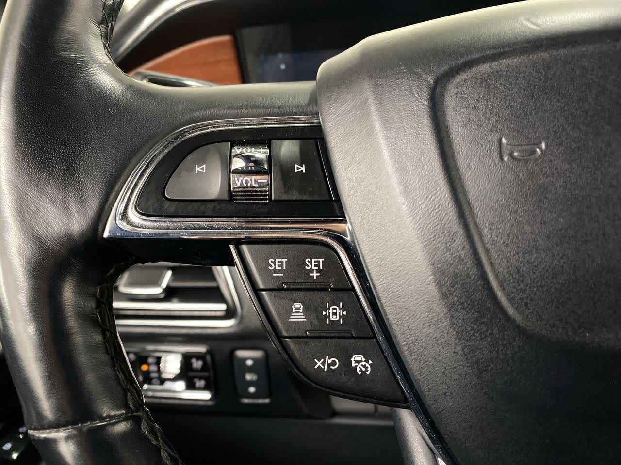 Thumbnail: 2023 Lincoln Navigator L - 20