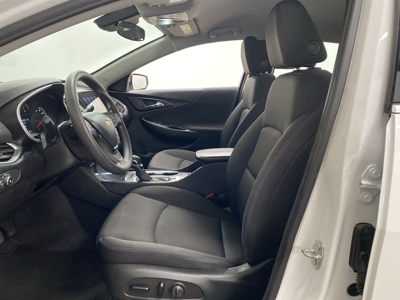 Thumbnail: 2023 Chevrolet Malibu - 15