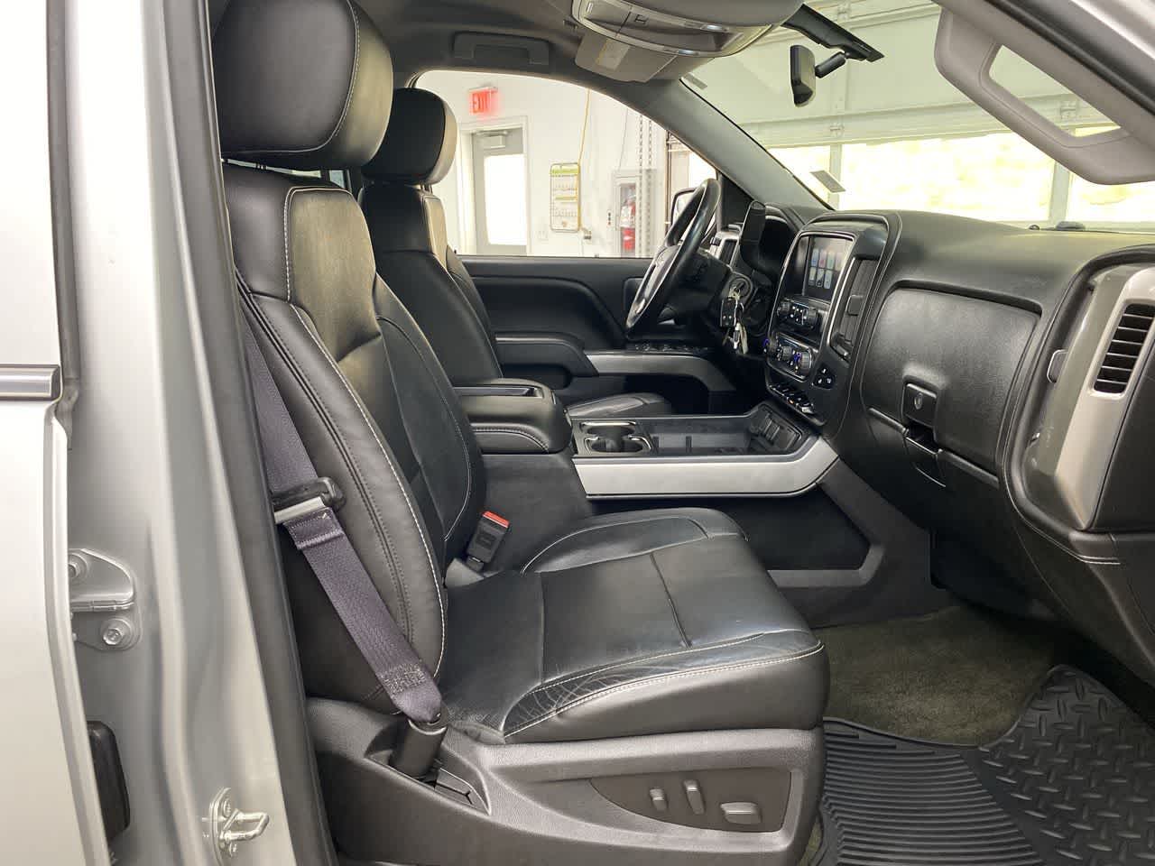 Thumbnail: 2015 Chevrolet Silverado 1500 - 18