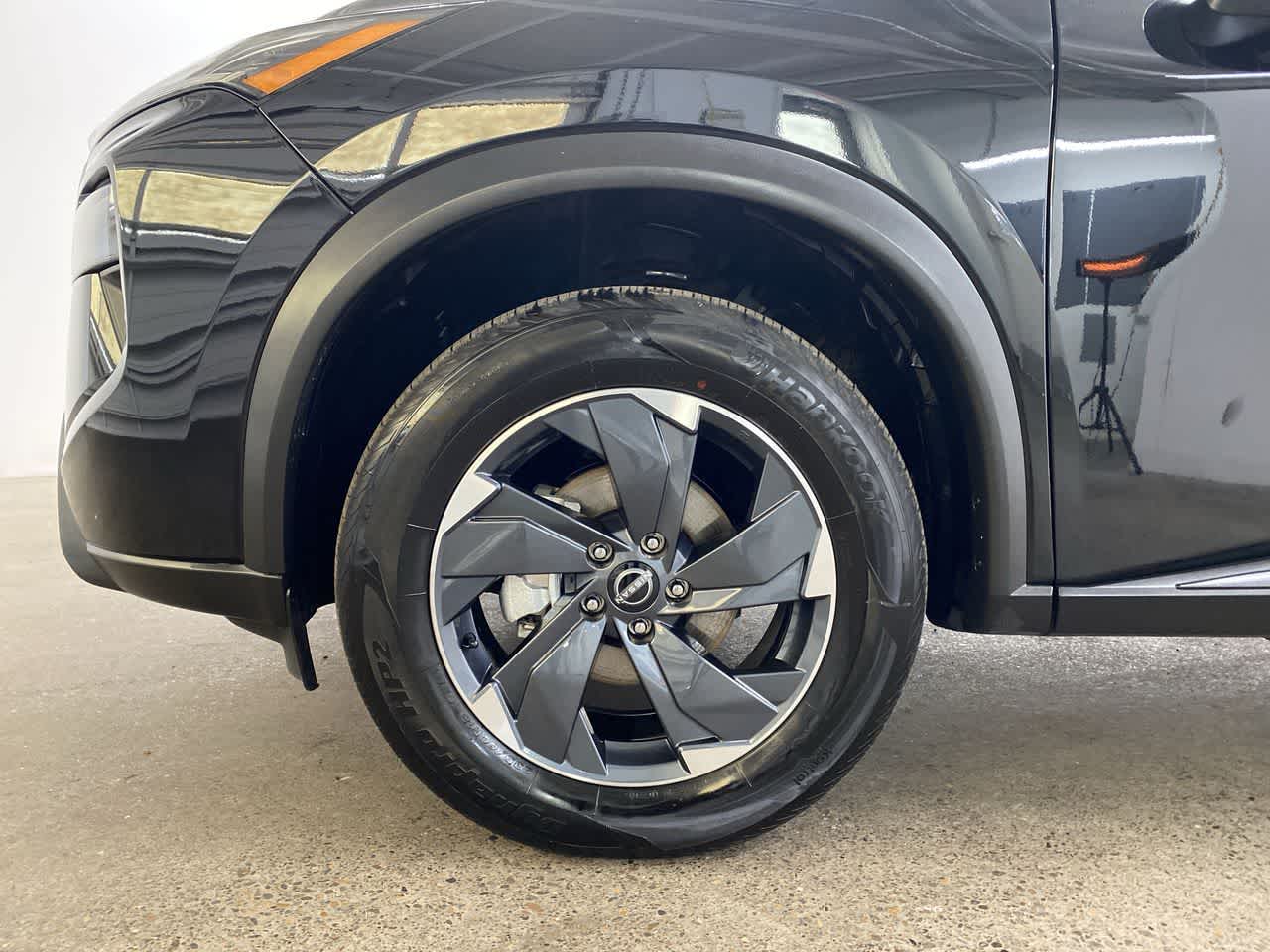 Thumbnail: 2025 Nissan Rogue - 10