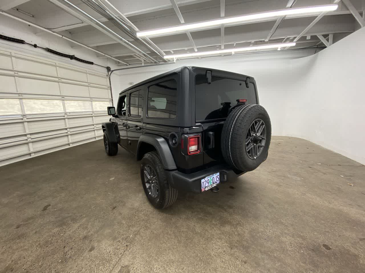 Thumbnail: 2025 Jeep Wrangler - 4