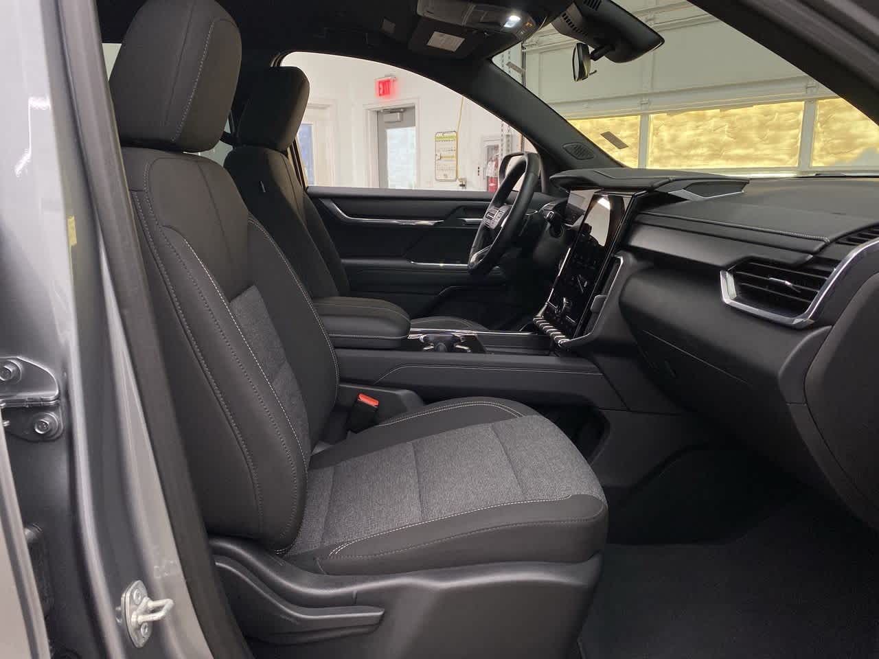 Thumbnail: 2025 GMC Acadia - 20