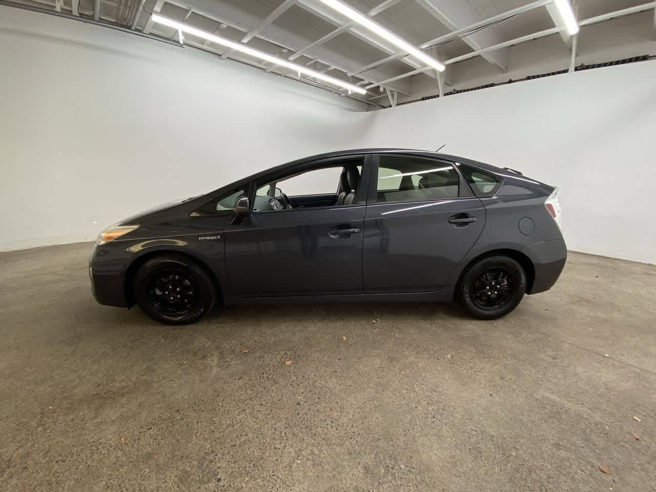 Thumbnail: 2014 Toyota Prius - 3