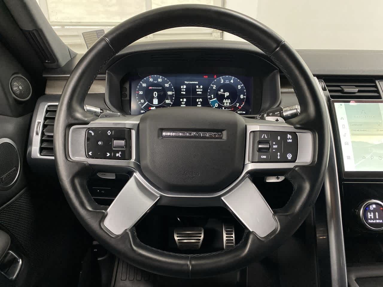 Thumbnail: 2022 Land Rover Discovery - 20