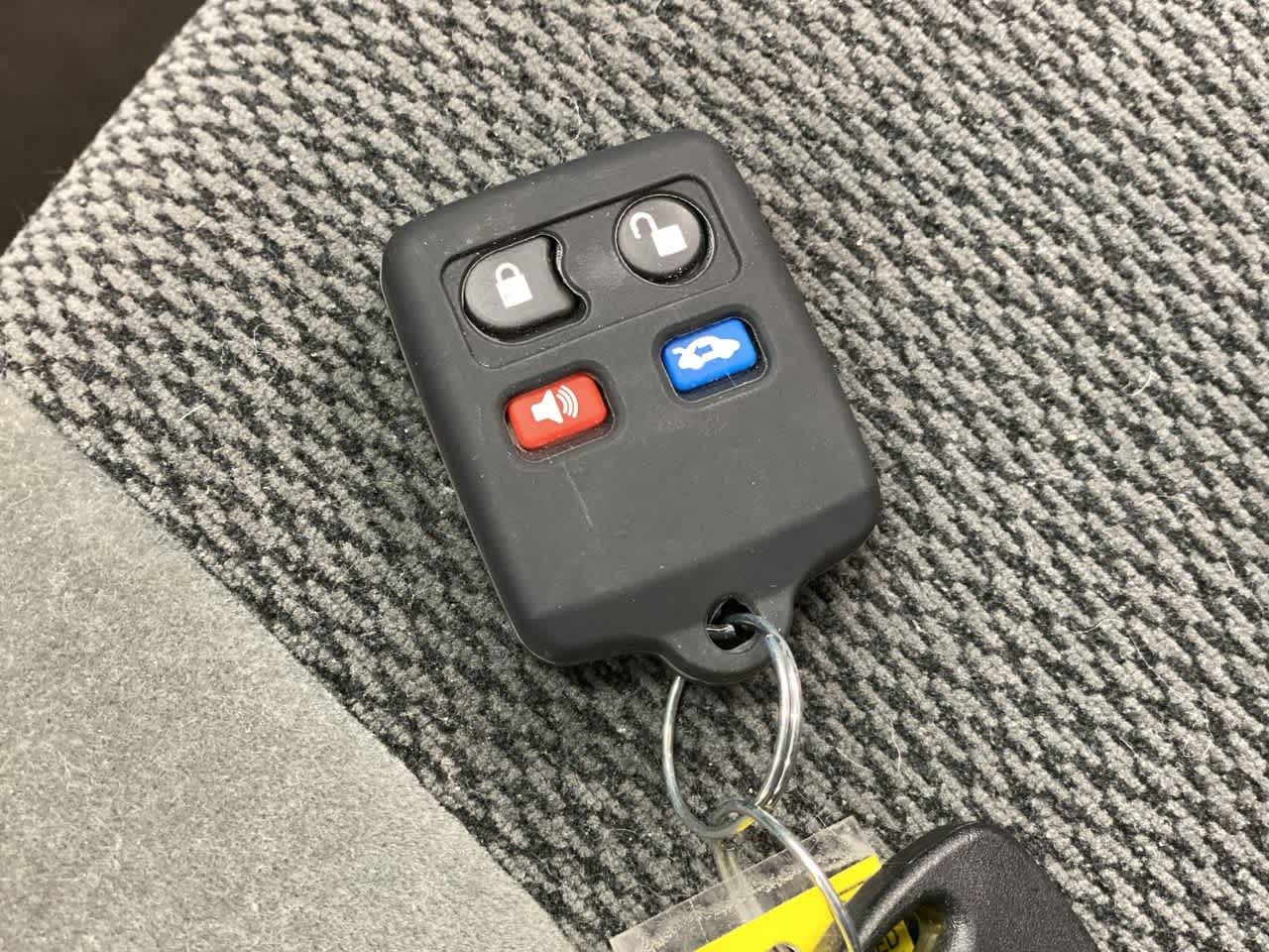 Thumbnail: 2003 Ford Focus - 29