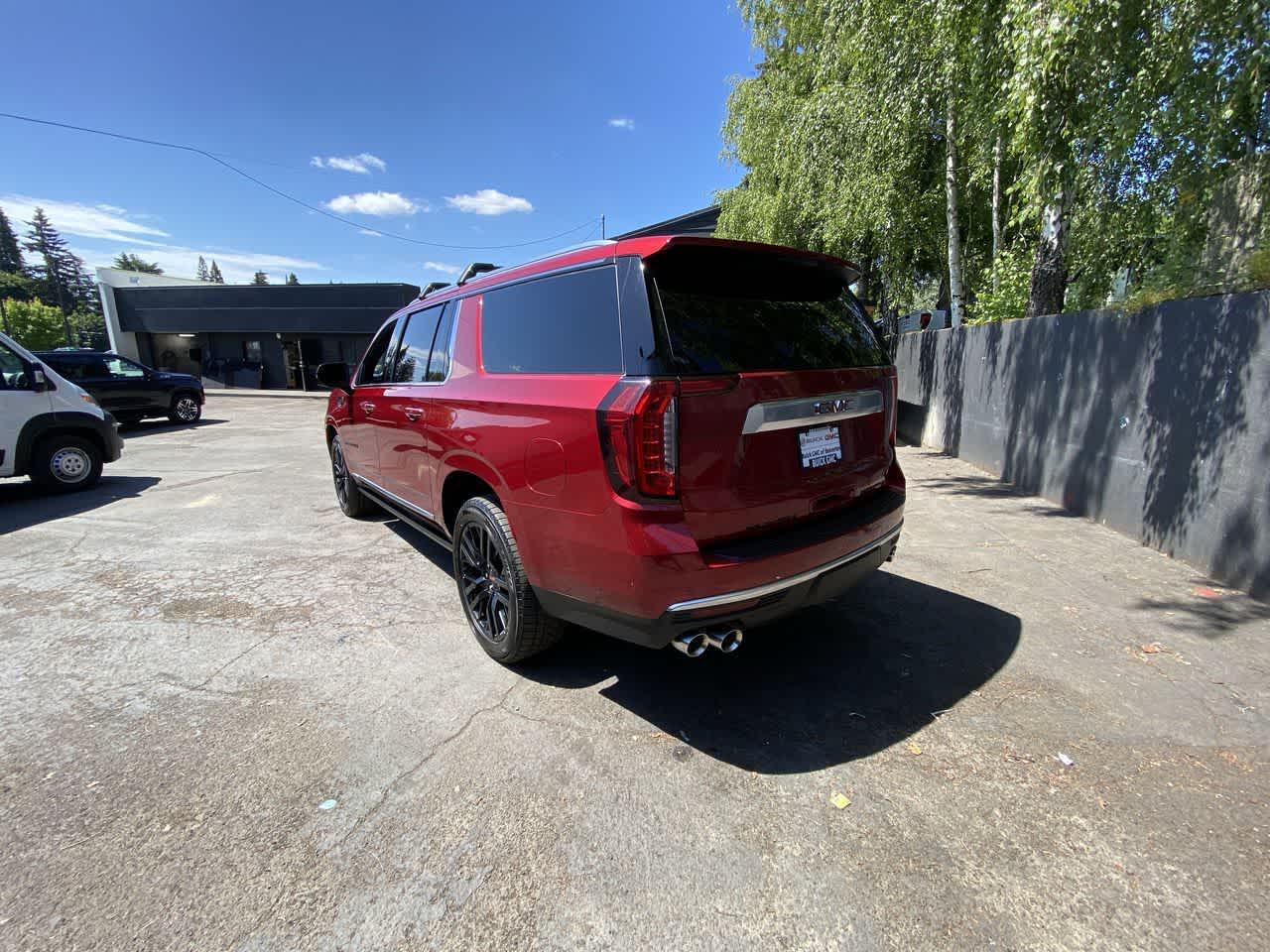 Thumbnail: 2024 GMC Yukon XL - 4