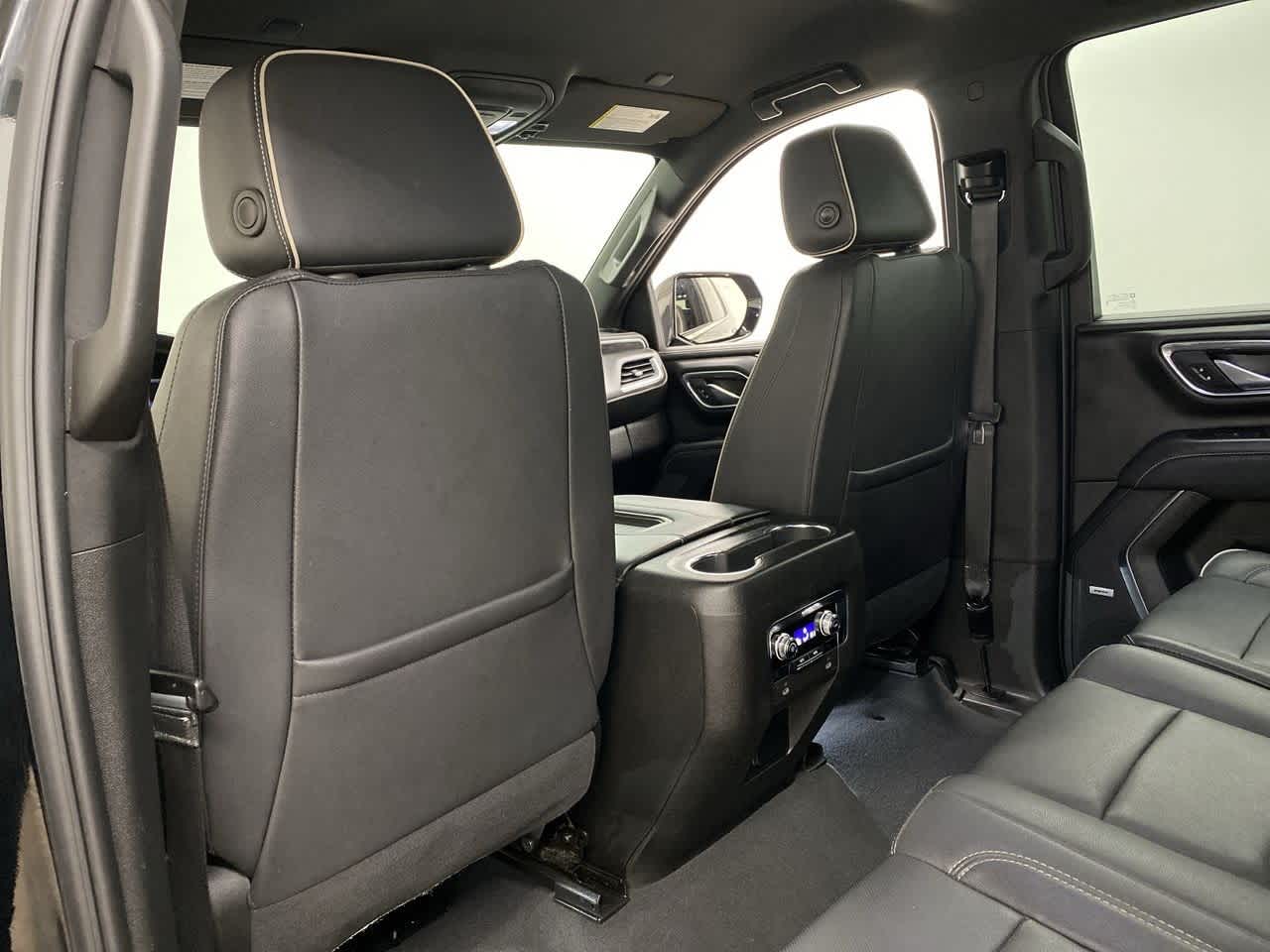 Thumbnail: 2023 GMC Yukon - 17