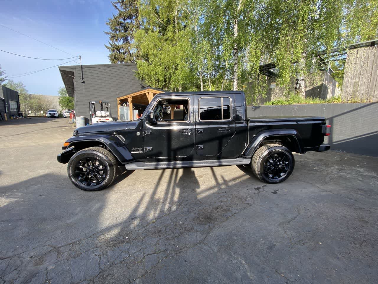 Thumbnail: 2021 Jeep Gladiator - 3