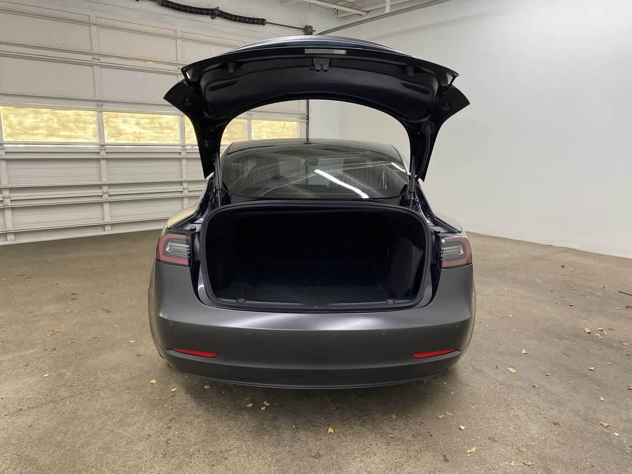 Thumbnail: 2018 Tesla Model 3 - 27