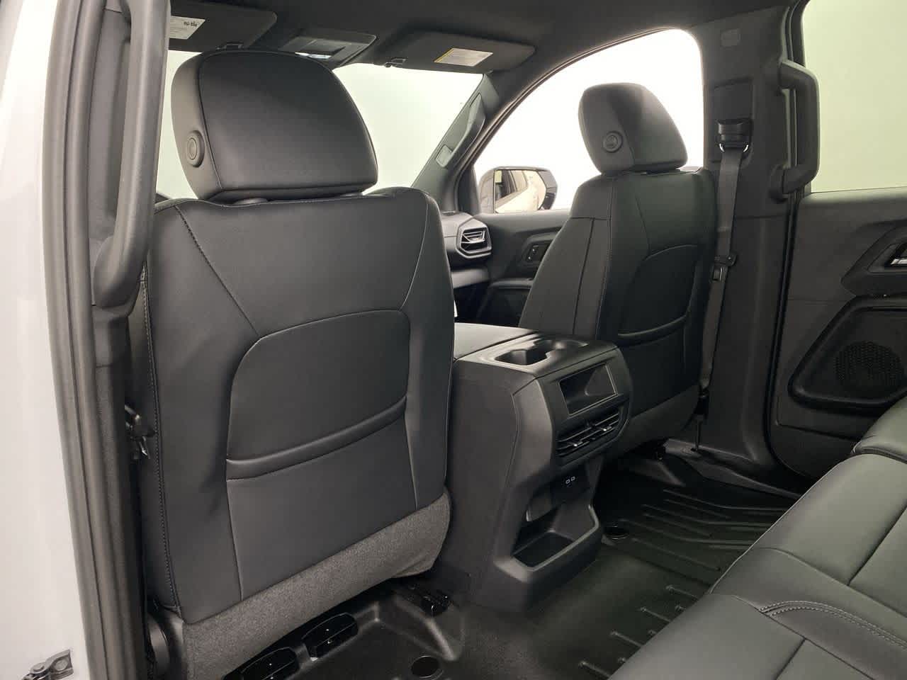 Thumbnail: 2024 Chevrolet Silverado EV - 15