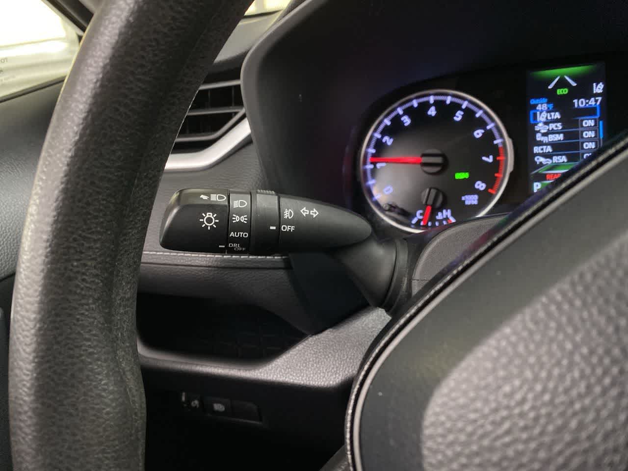 Thumbnail: 2021 Toyota RAV4 - 24