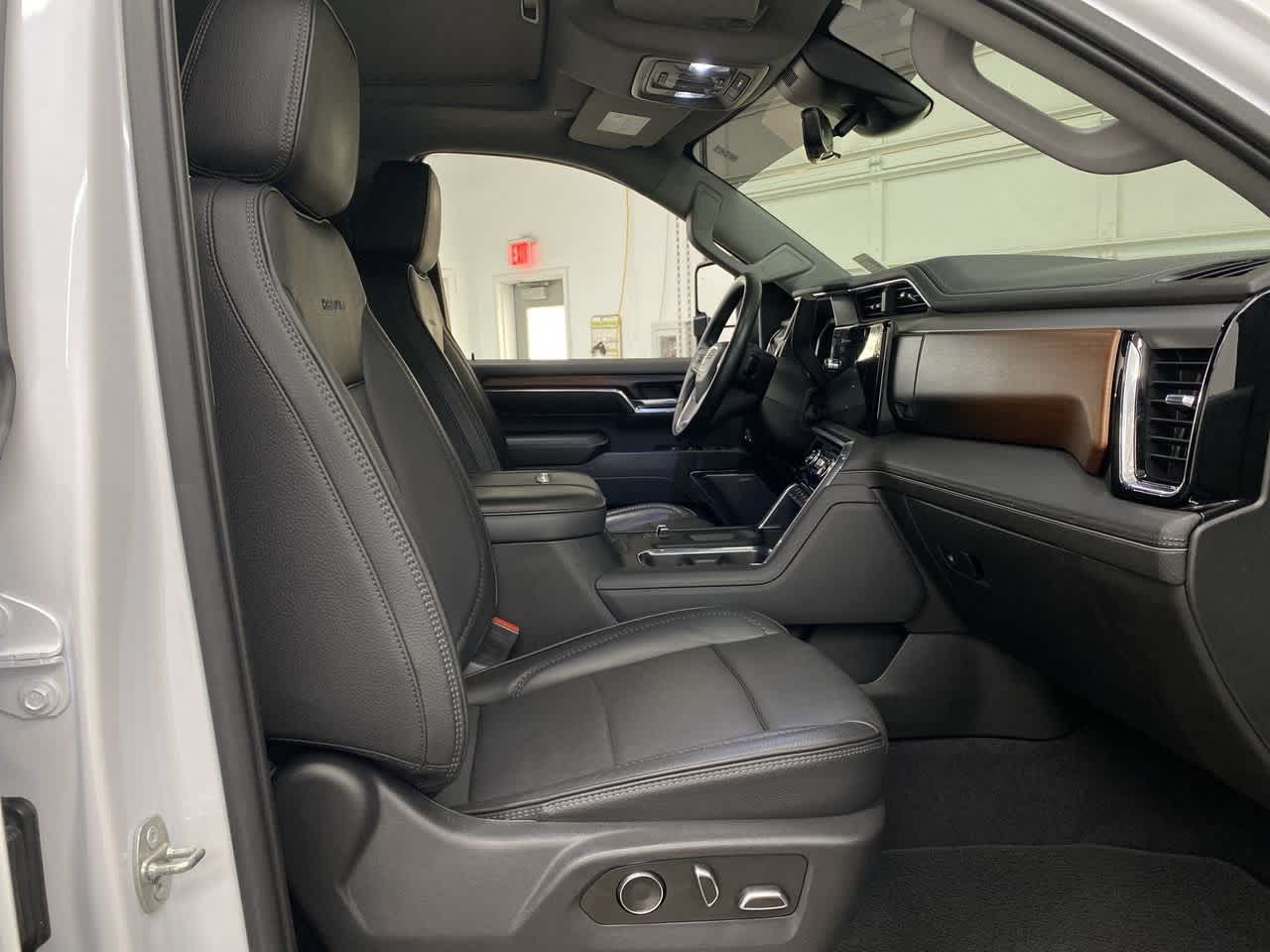 Thumbnail: 2024 GMC Sierra 2500 - 18