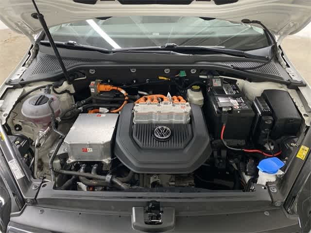2016 Volkswagen e-Golf SE 12
