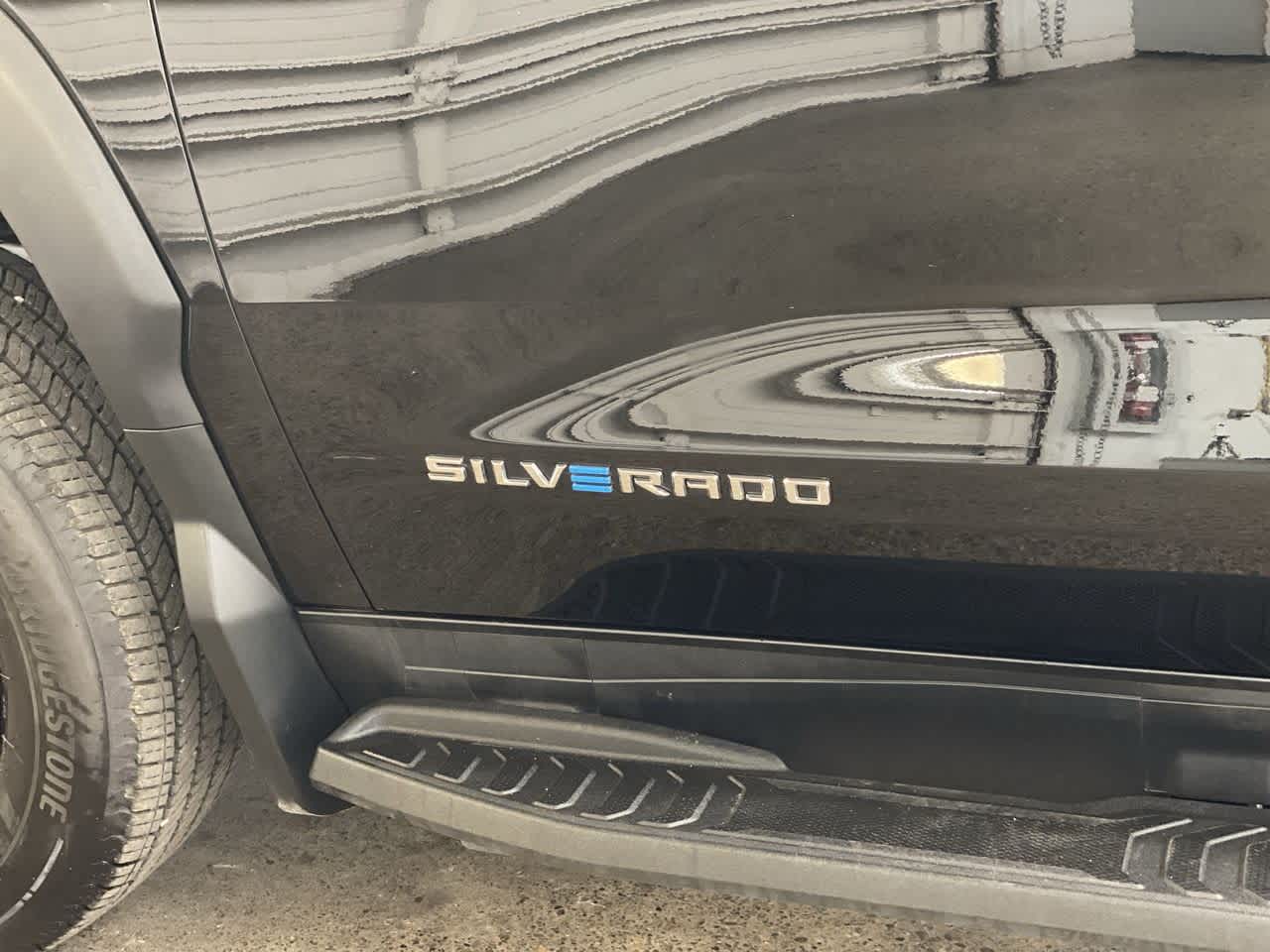 Thumbnail: 2024 Chevrolet Silverado EV - 10