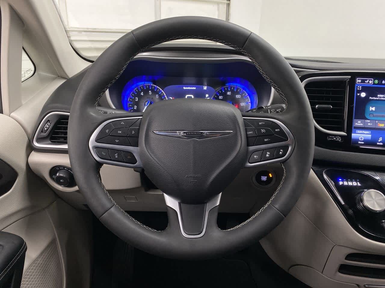 Thumbnail: 2024 Chrysler Pacifica - 19