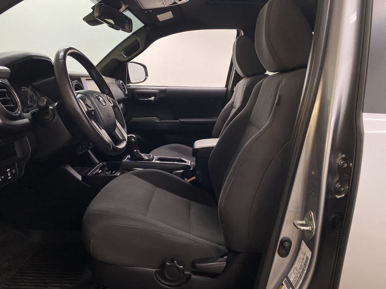 Thumbnail: 2018 Toyota Tacoma - 13