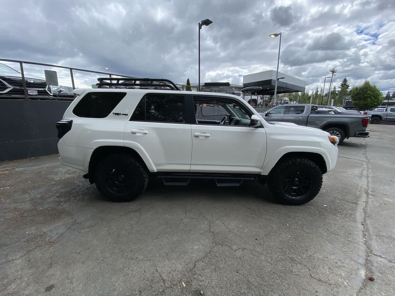 Thumbnail: 2020 Toyota 4Runner - 7
