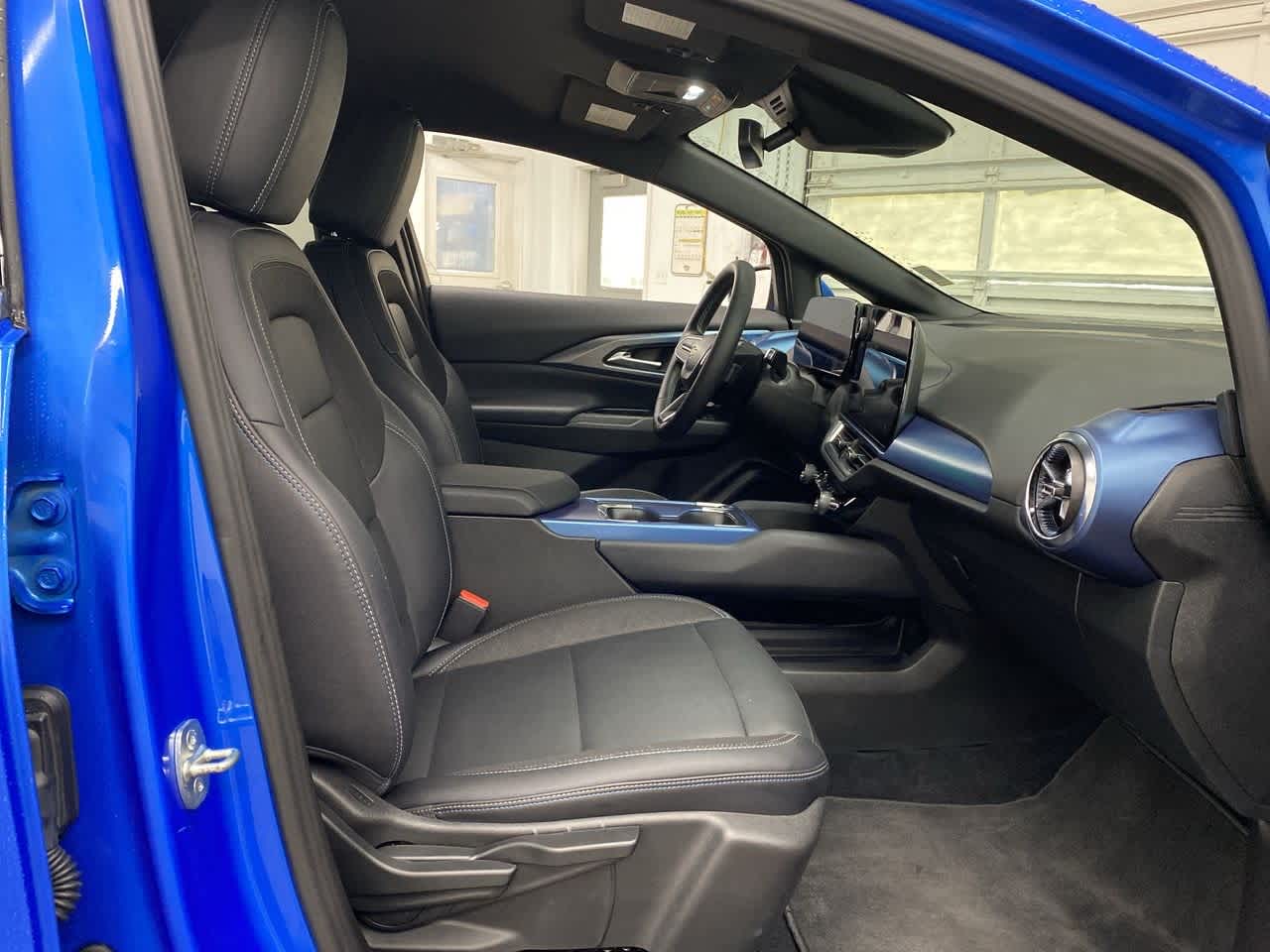 Thumbnail: 2025 Chevrolet Equinox - 18