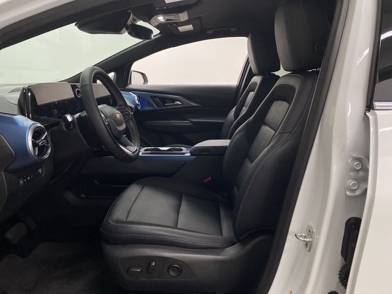 Thumbnail: 2025 Chevrolet Equinox - 13