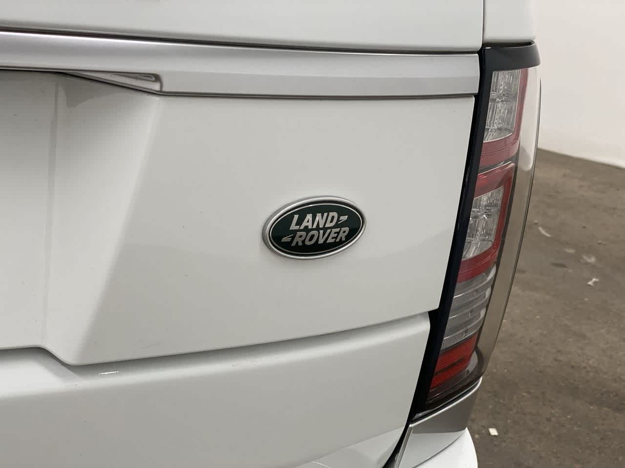 Thumbnail: 2014 Land Rover Range Rover - 10